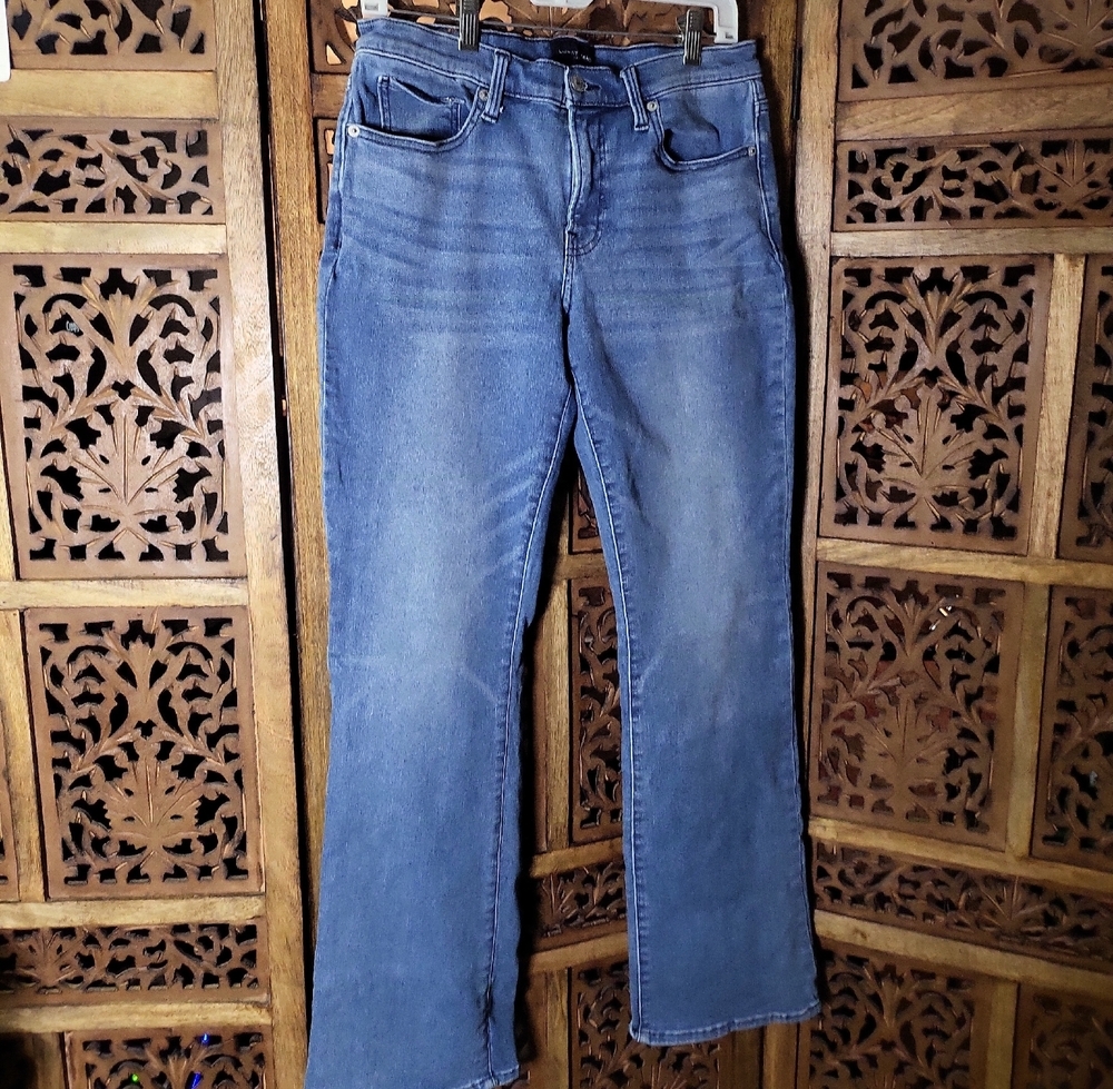 🌟 Lucky Brand Blue Flare Women's Jeans